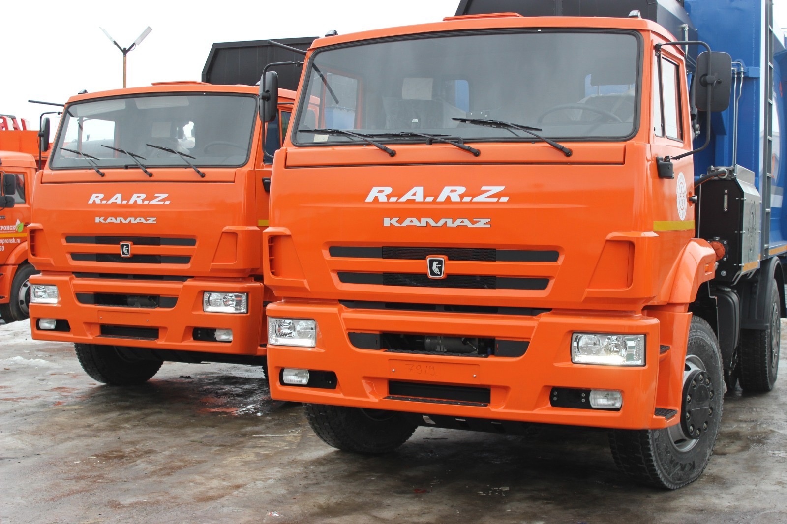 Zmek8RdutaU